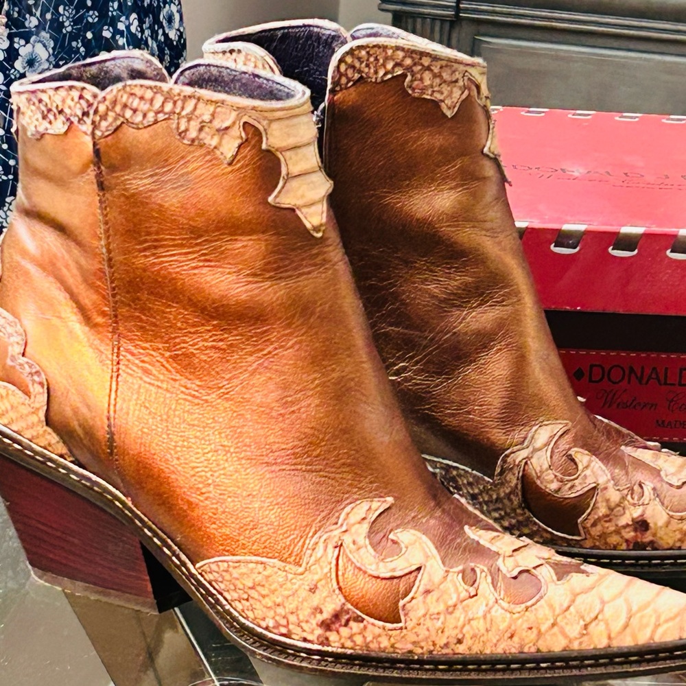 Donald J Pliner Joya Western Couture collection ankle boots. 9